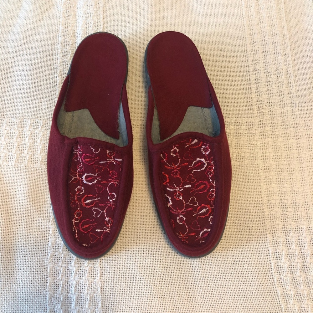 Beautiful floral shoes! - Picture 3 of 10